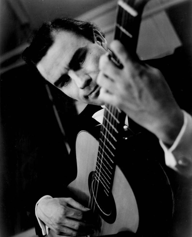 Sunday Matinee 16/08/2020 — Julian Bream Showcase